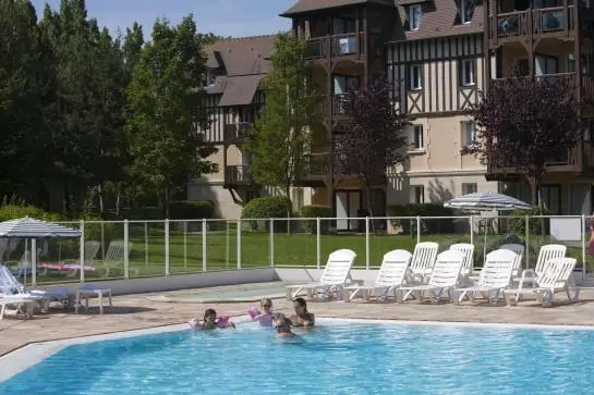 هتل Pierre & Vacances Résidence Du Golf Deauville