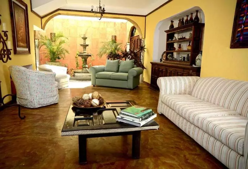 호텔 Posada De Las Flores La Paz