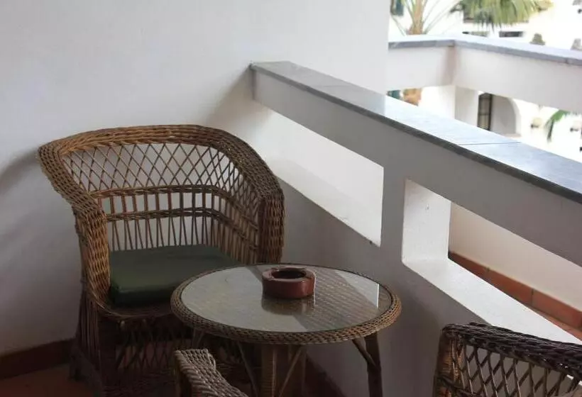 Отель Rural De Sanroque