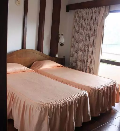 Отель Rural De Sanroque