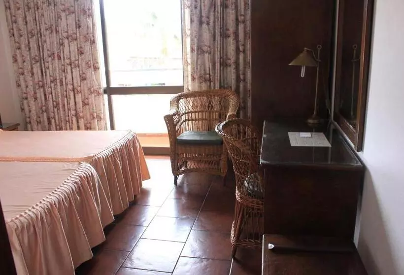 Отель Rural De Sanroque