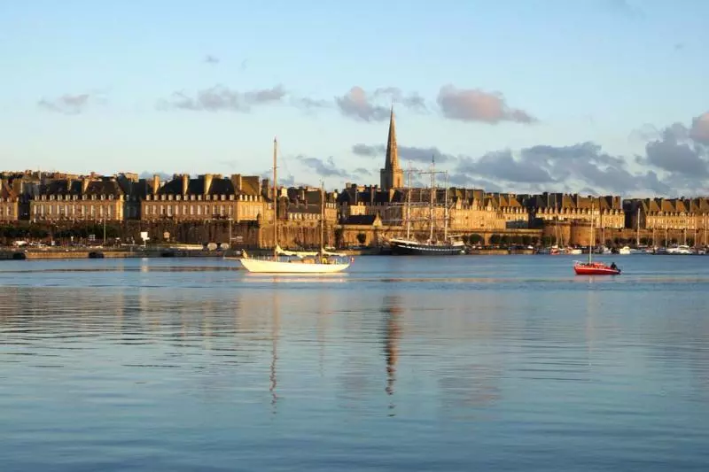 Отель Hôtel Des Marins