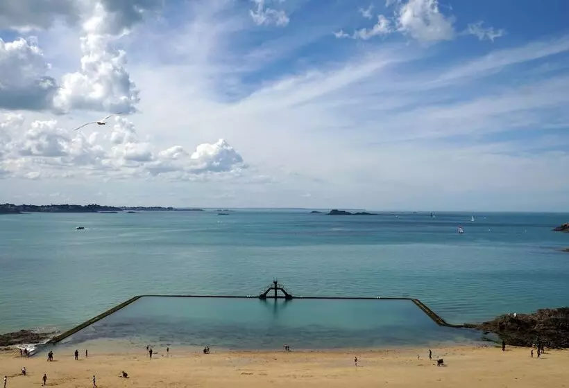 Отель Hôtel Des Marins