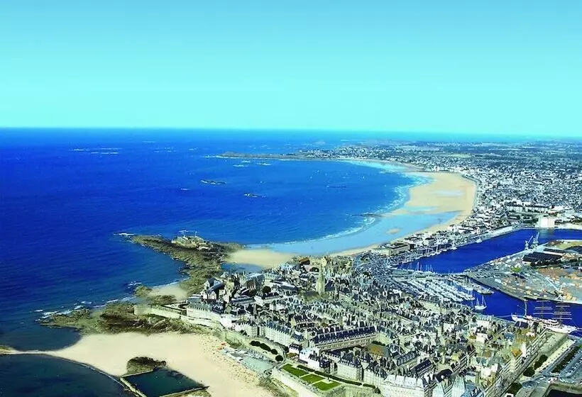 Отель Hôtel Des Marins