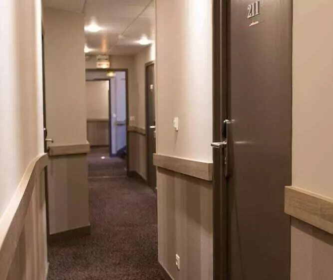 Отель Hôtel Des Marins