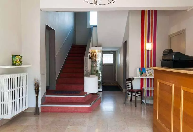 ホテル The Originals City, Hôtel Le Savoy, Caen