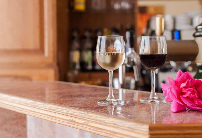 ホテル The Originals City, Hôtel Le Savoy, Caen