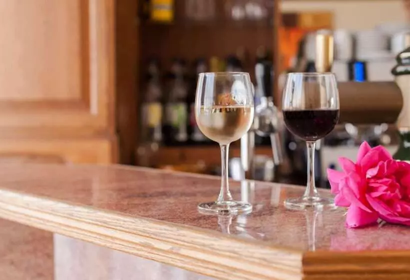 ホテル The Originals City, Hôtel Le Savoy, Caen