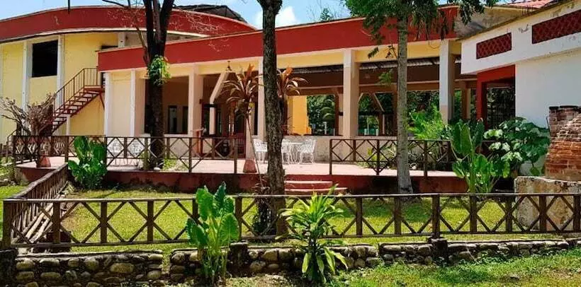 هتل Villas Kin Ha