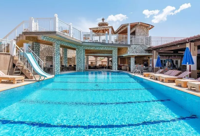 Marietta Hotel & Apartments