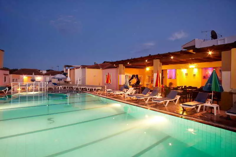 Marietta Hotel & Apartments