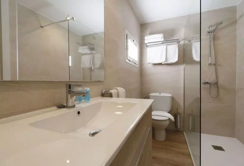 Naika Studios & Apartments