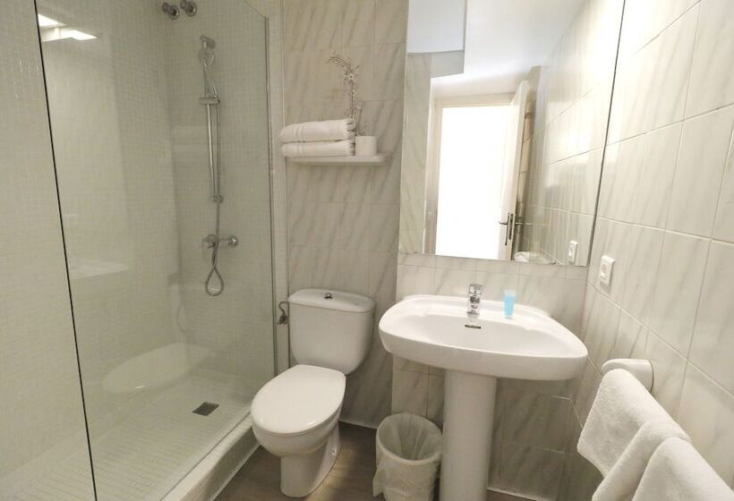 Naika Studios & Apartments