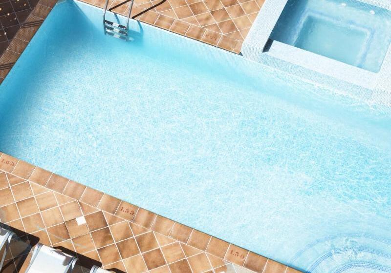 Naika Studios & Apartments