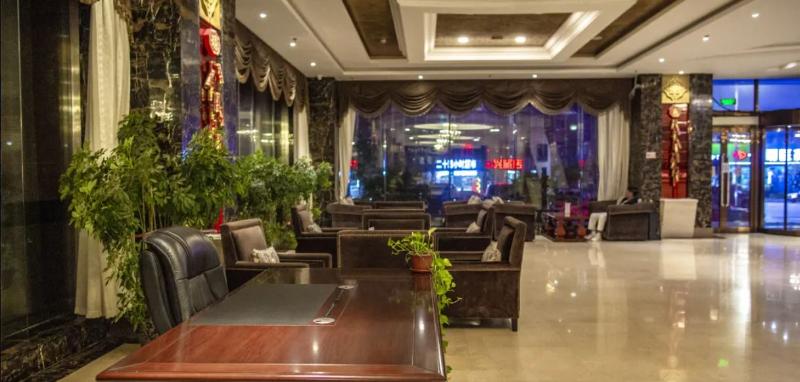 Отель Golden Palace Trade & Business