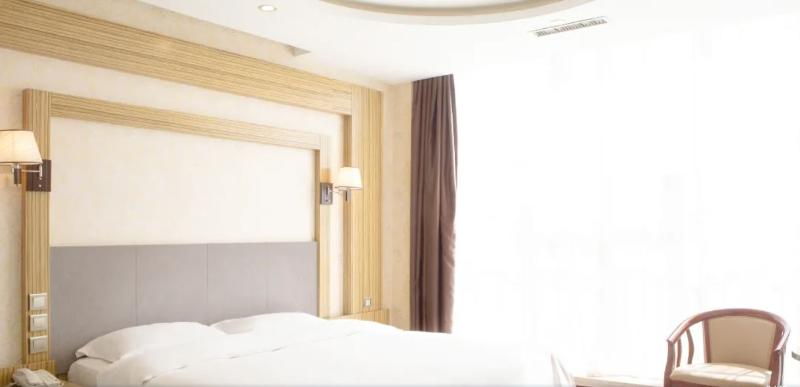 Отель Golden Palace Trade & Business