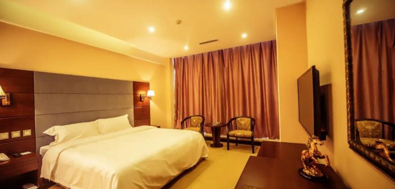 Отель Golden Palace Trade & Business