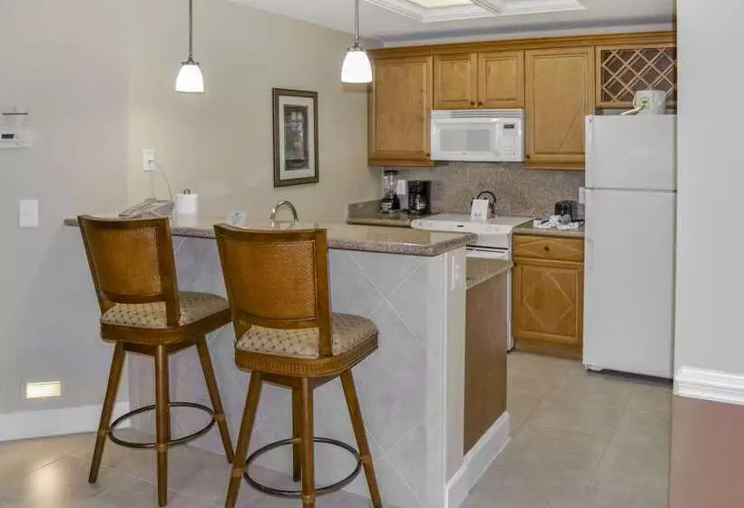 استراحتگاه Hilton Vacation Club Cypress Pointe Orlando