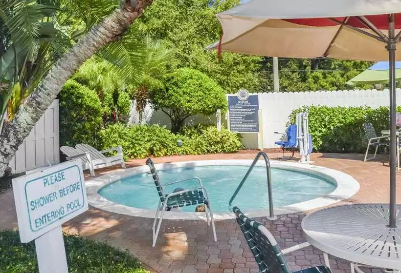 استراحتگاه Hilton Vacation Club Cypress Pointe Orlando