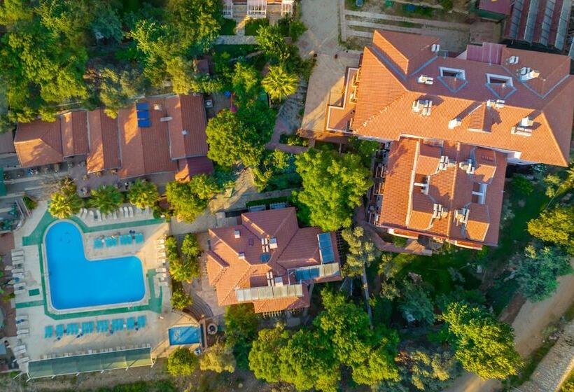 فندق Club Pink Palace