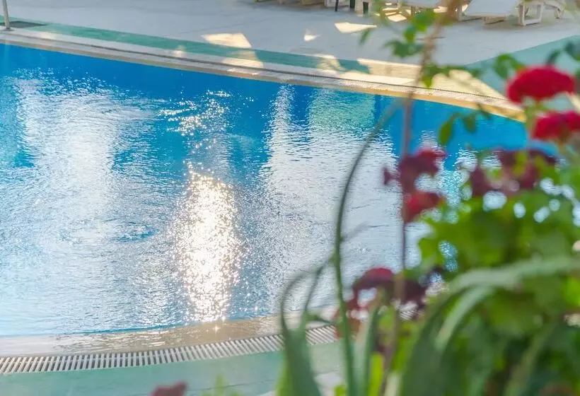 ホテル Club Pink Palace