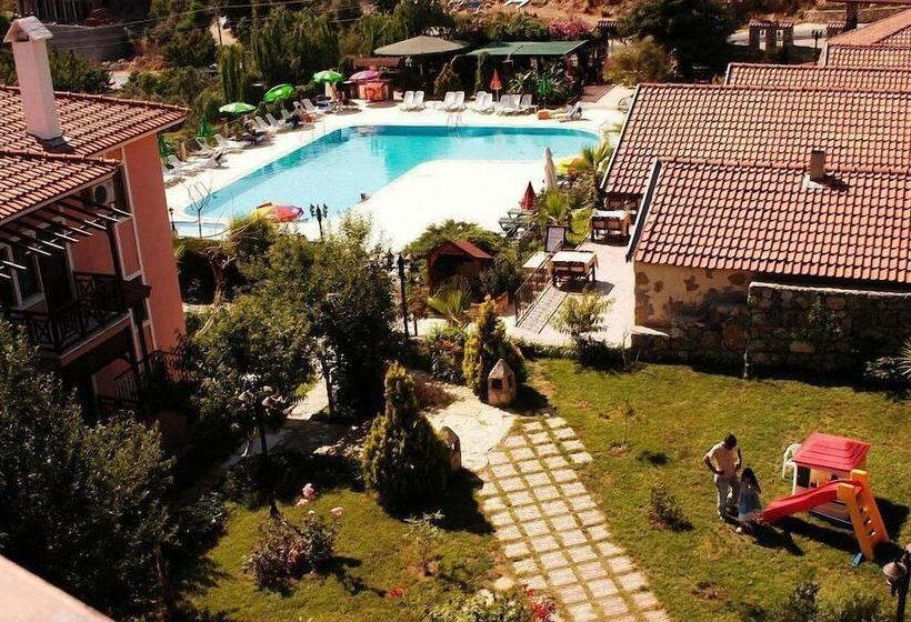 فندق Club Pink Palace