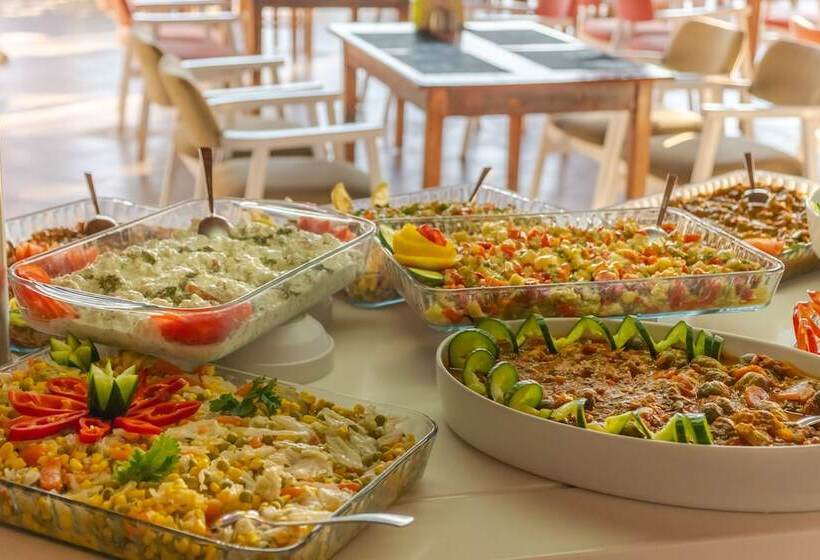 فندق Club Pink Palace