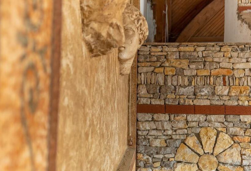 فندق Club Pink Palace