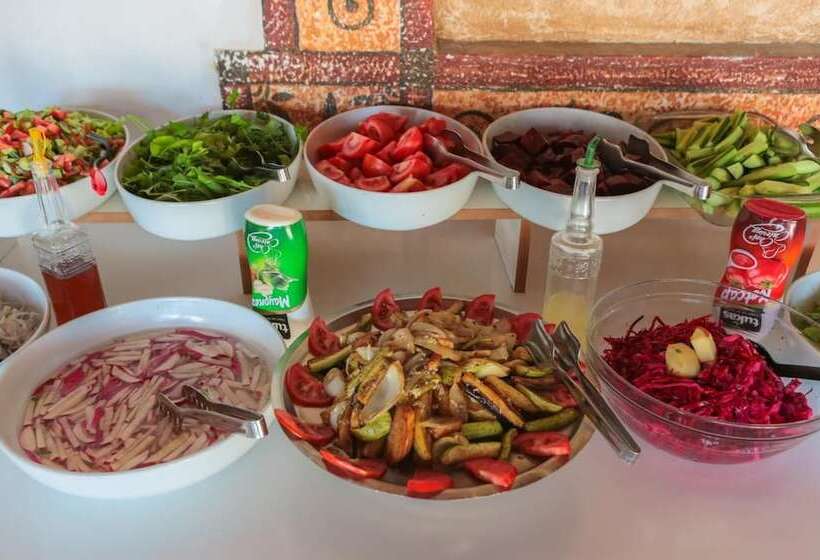 فندق Club Pink Palace