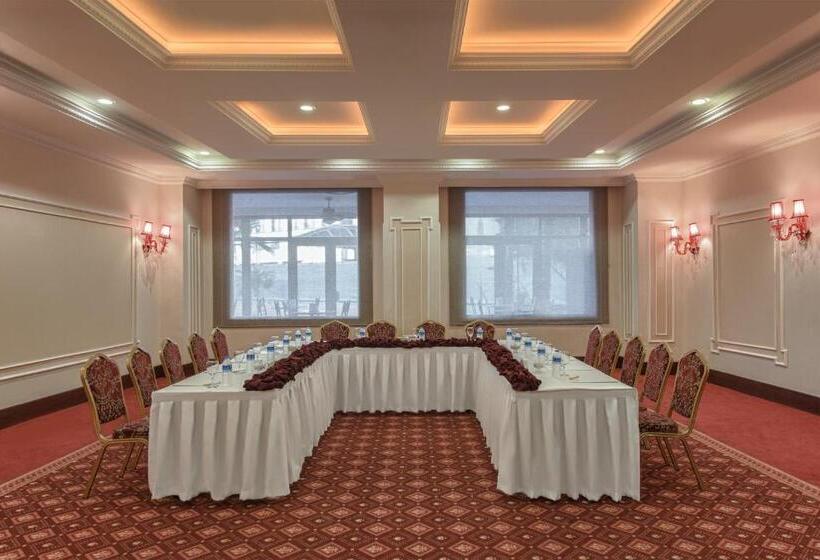 هتل Delphin Palace