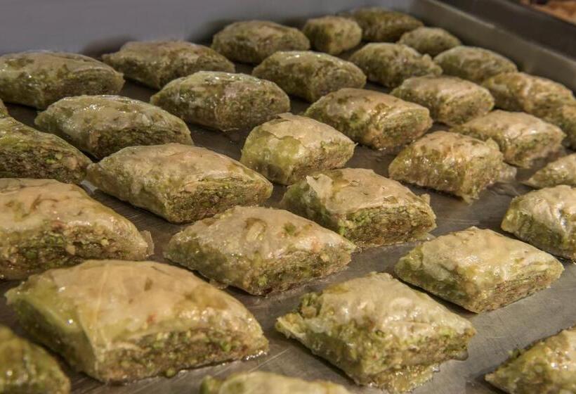 هتل Delphin Palace