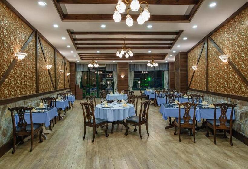 هتل Delphin Palace