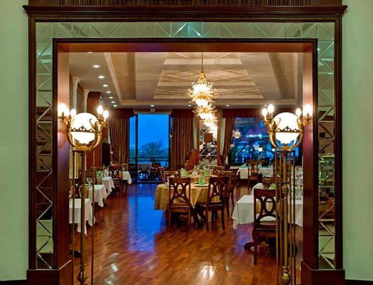 هتل Delphin Palace