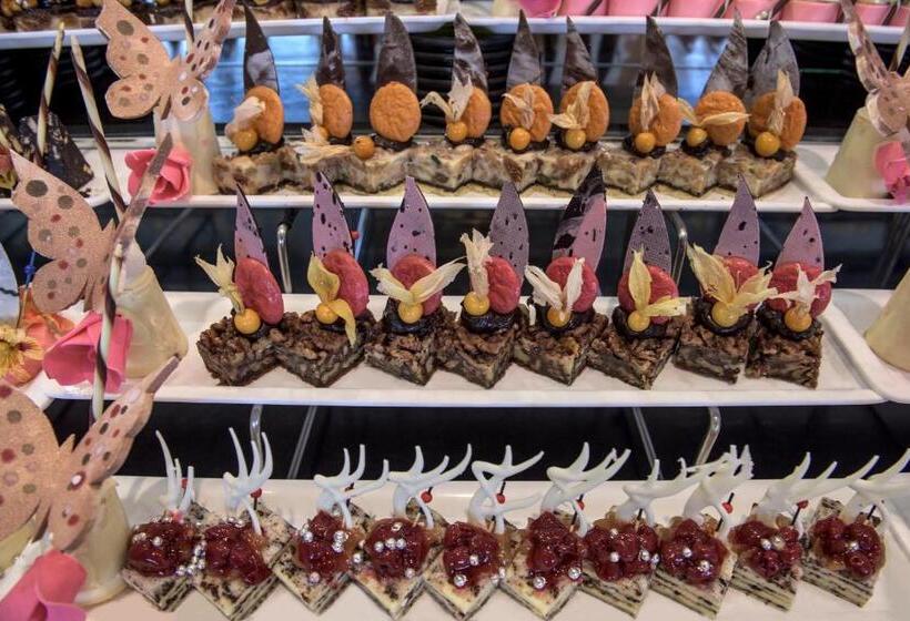 هتل Delphin Palace