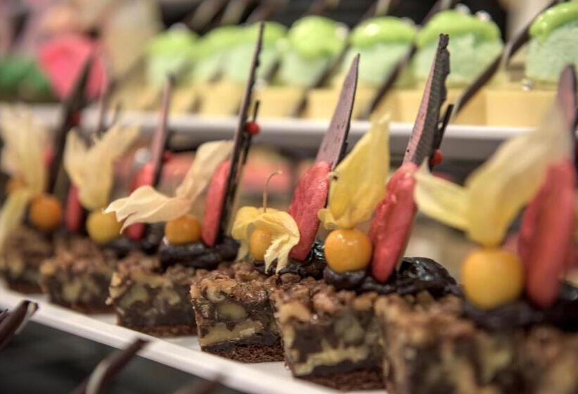 هتل Delphin Palace