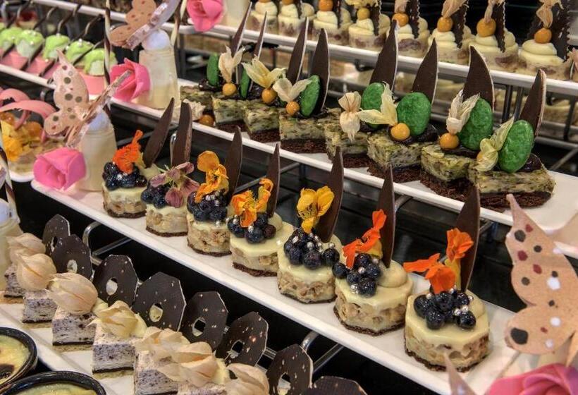 هتل Delphin Palace