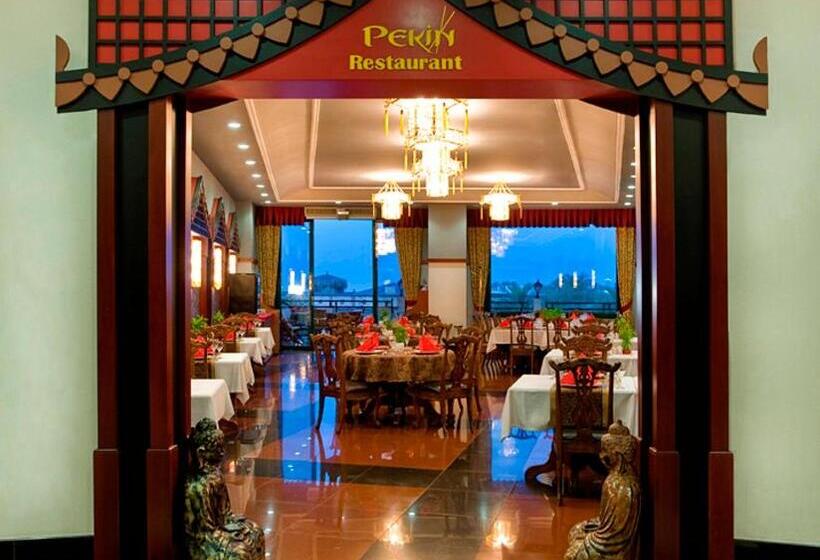 هتل Delphin Palace