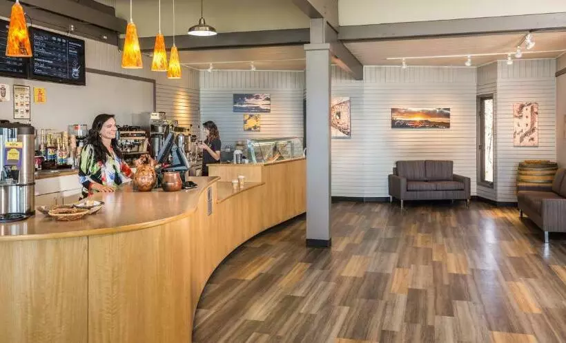 ホテル Far View Lodge