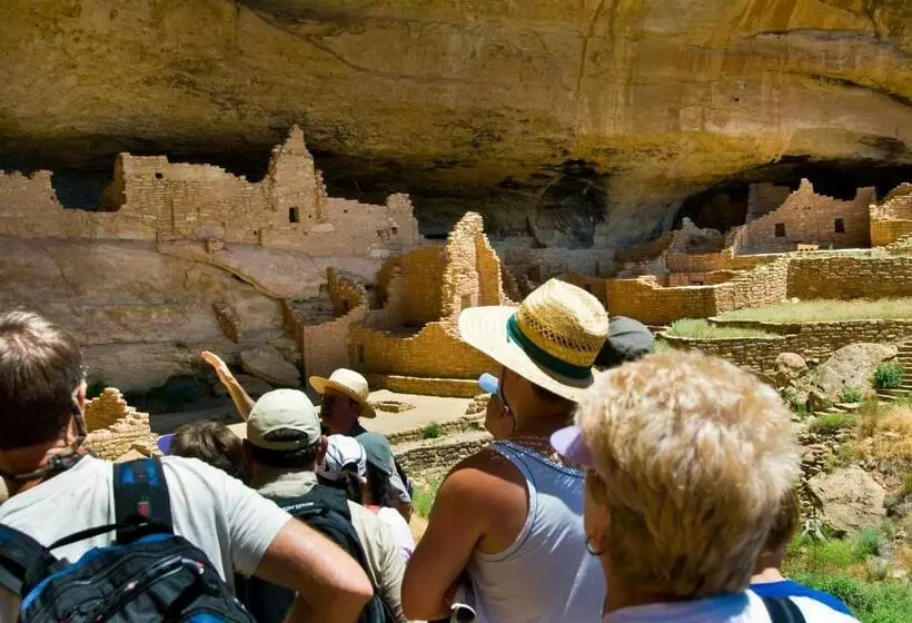 ホテル Far View Lodge