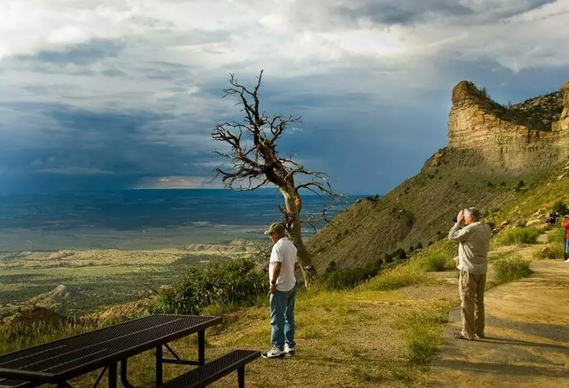 ホテル Far View Lodge