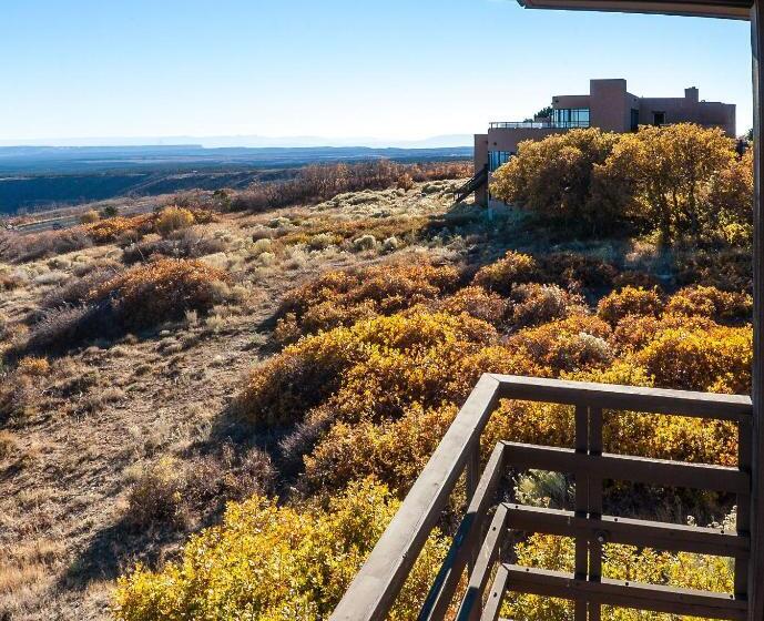 فندق Far View Lodge