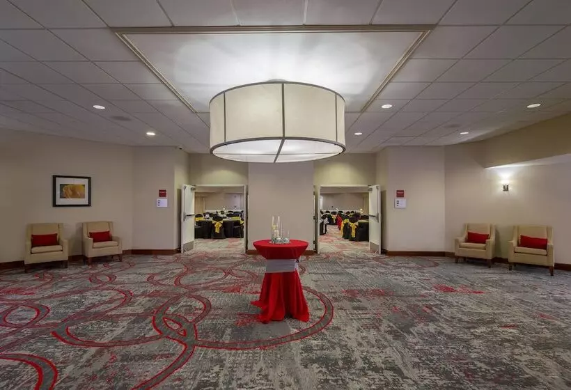 هتل Four Points By Sheraton Orlando International Drive