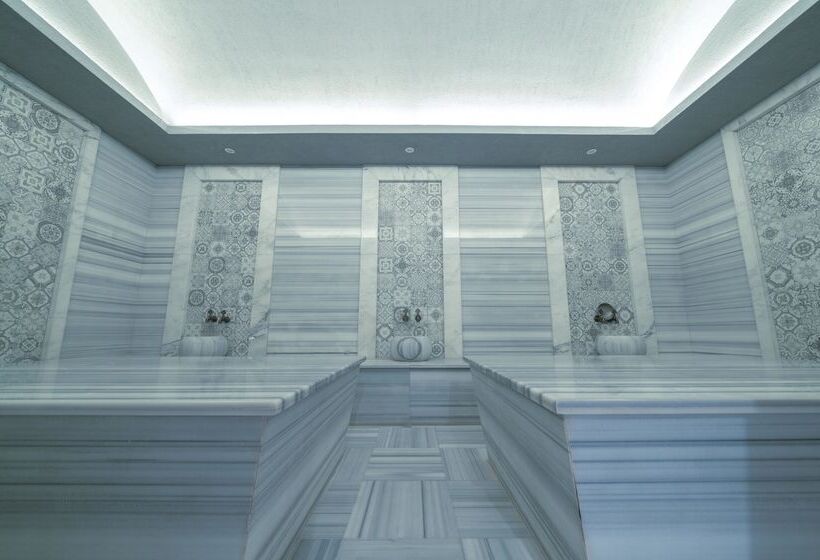 هتل The Norm Collection Door'a