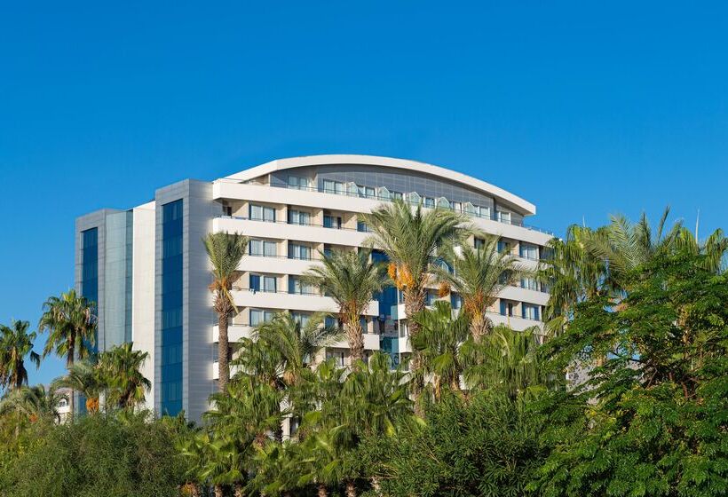 Porto Bello Hotel Resort & Spa