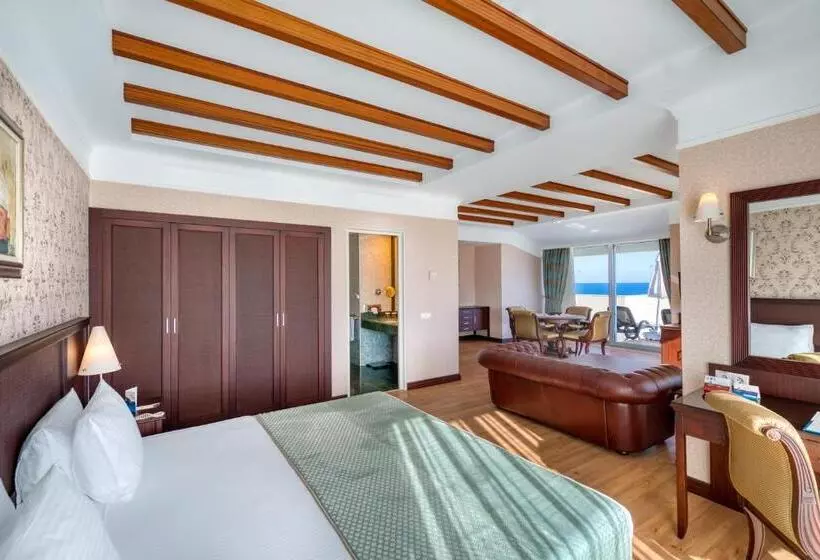 Porto Bello Hotel Resort & Spa