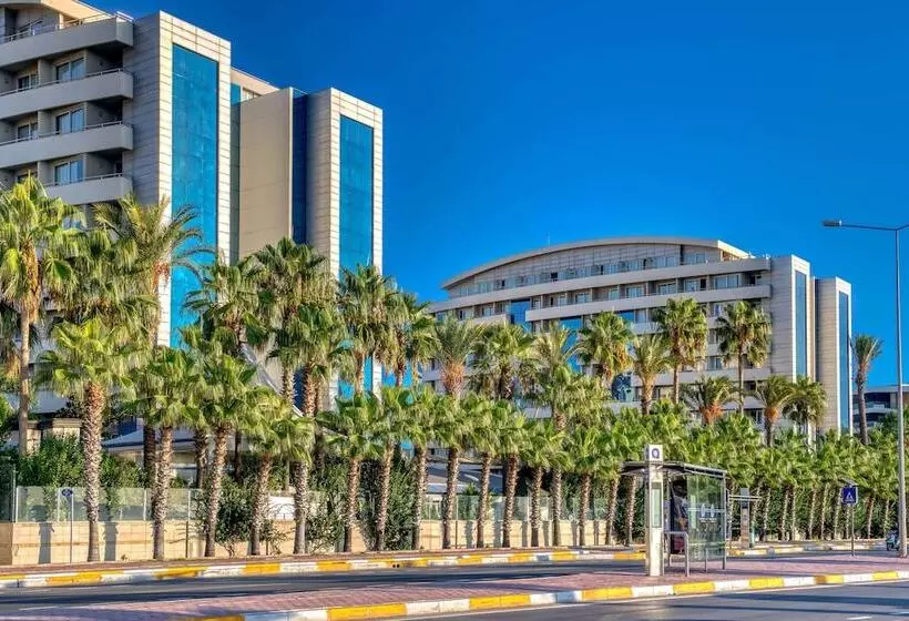 Porto Bello Hotel Resort & Spa