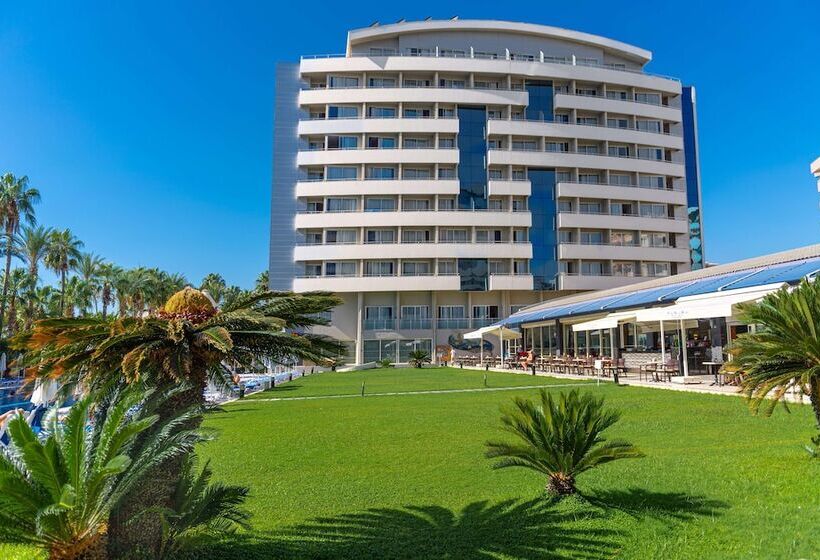 Porto Bello Hotel Resort & Spa