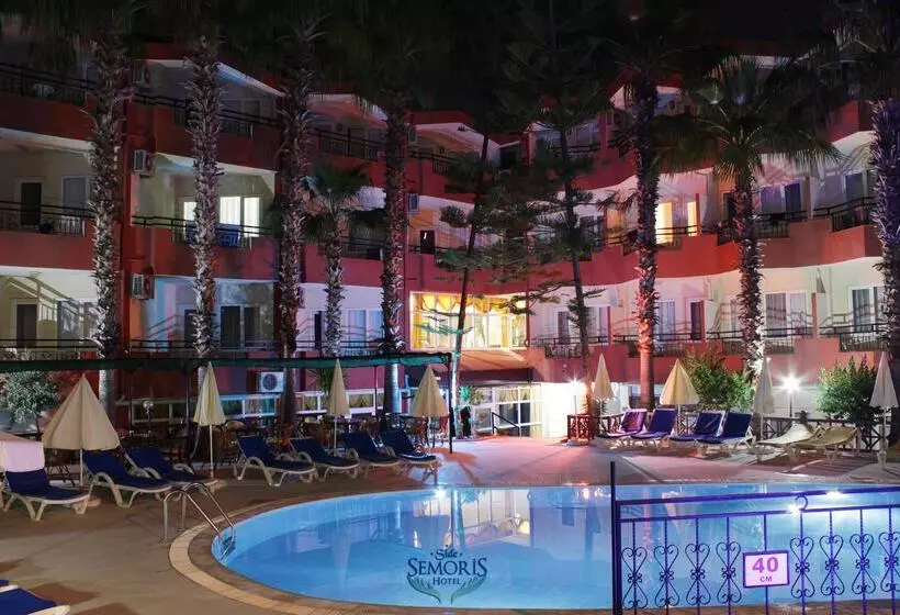 Отель Semoris