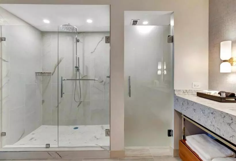 هتل Tideline Palm Beach Ocean Resort And Spa