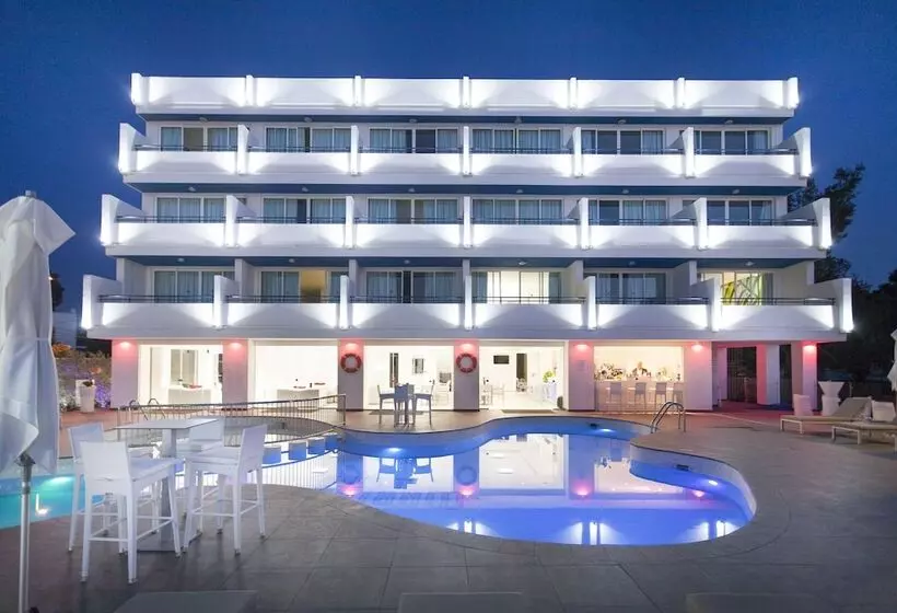 Typic Marina Playa Adults Only